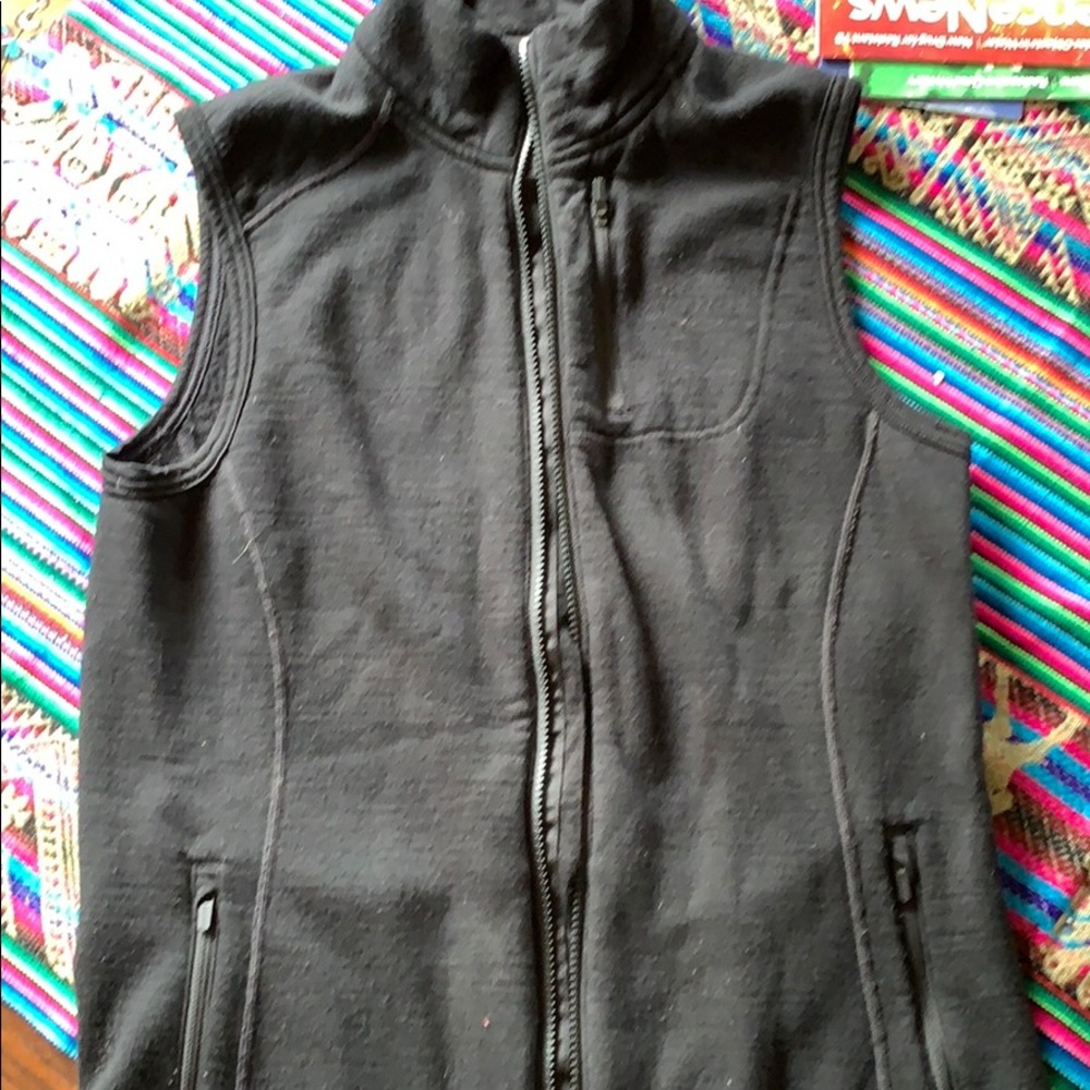 COPY - Ice breaker M wool vest, excellent for lay…